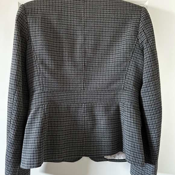 Gorgeous Houndstooth Blazer - Size M - Picture 3 of 7